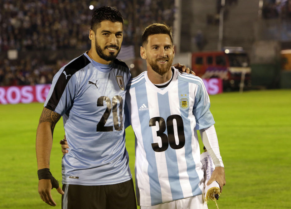 Domínguez confirmó que Uruguay, Argentina y Paraguay “inaugurarán” el Mundial 2030